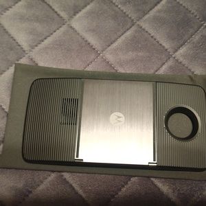Projector Mod for Moto Z2 Force